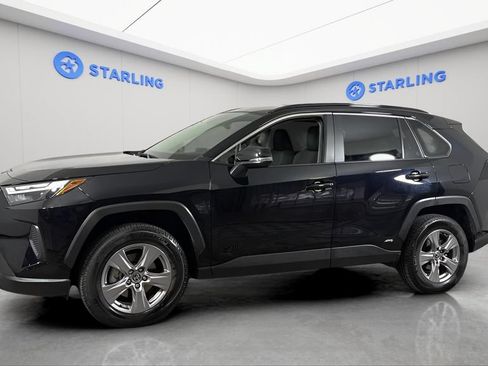 Used 2025 Toyota RAV4 XLE AWD/4WD image 3