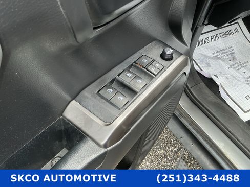 Used 2022 Toyota Tacoma SR5 w/ Technology Package RWD image 22