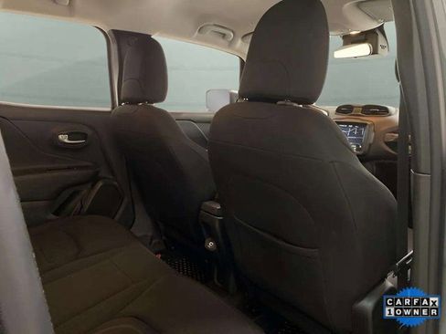 Used 2022 Jeep Renegade Latitude image 20