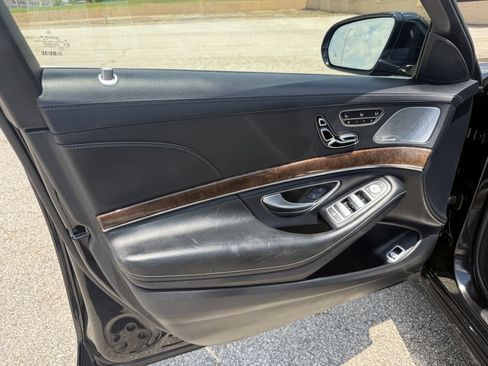 Used 2018 Mercedes-Benz S 560 Sedan image 18
