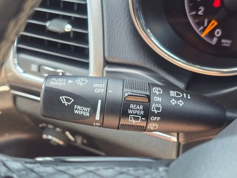 Used 2021 Jeep Grand Cherokee Limited AWD/4WD image 26