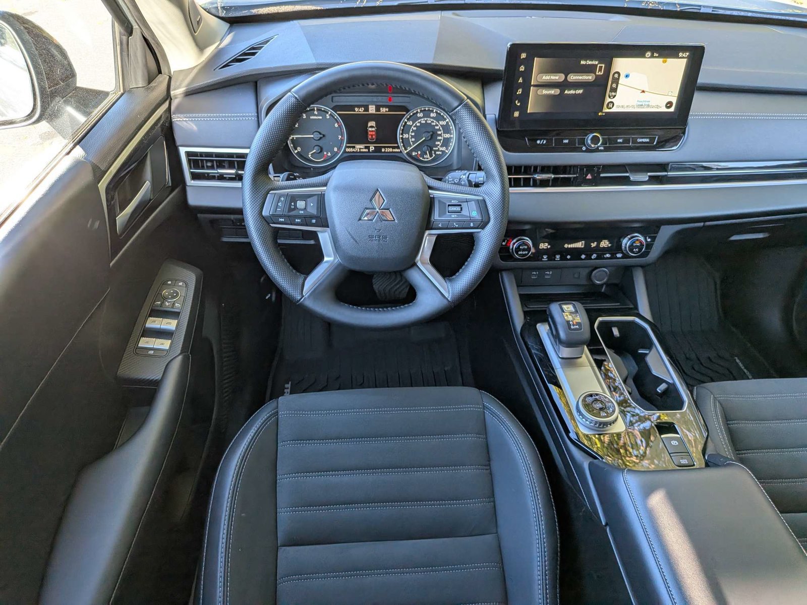 Used 2025 Mitsubishi Outlander AWD image 15
