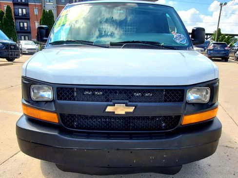 Used 2014 Chevrolet Express 3500 Extended image 2