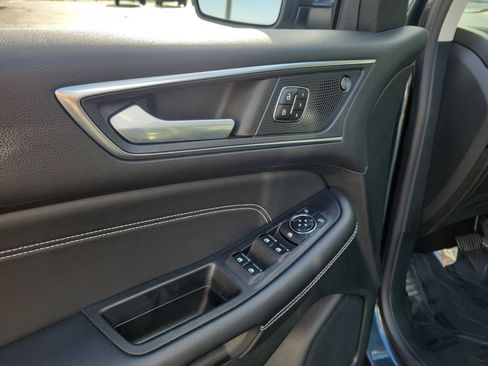 Used 2023 Ford Edge Titanium AWD/4WD image 18
