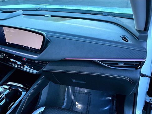 Used 2024 Buick Envision Sport Touring image 17