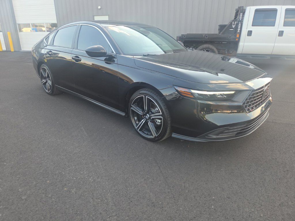 Used 2025 Honda Accord Sport image 14