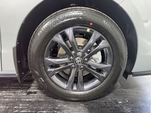 New 2026 Toyota Sienna XSE image 9