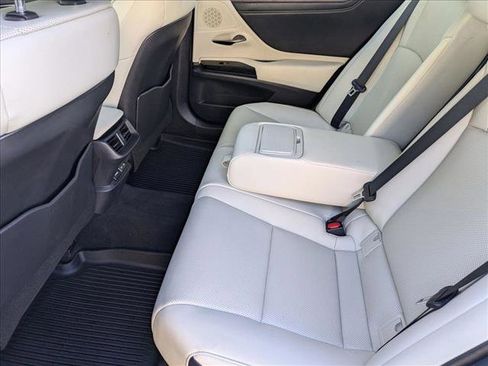 Used 2025 Lexus ES 350 w/ Premium Package image 18