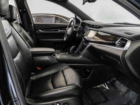 Used 2020 Cadillac XT6 Premium Luxury FWD image 30