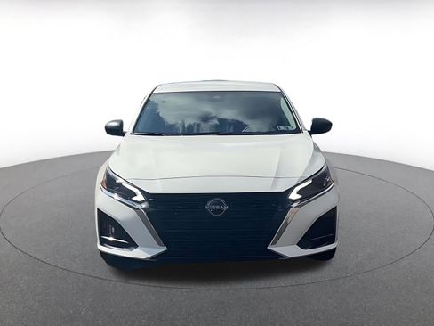 Used 2025 Nissan Altima 2.5 SV image 4