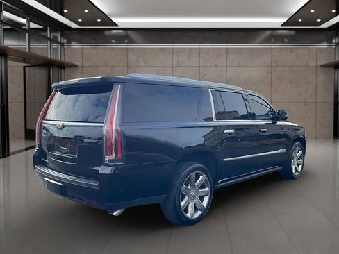 Used 2017 Cadillac Escalade ESV Premium Luxury image 8