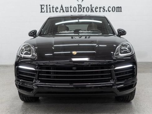 Used 2023 Porsche Cayenne Platinum Edition AWD/4WD image 3
