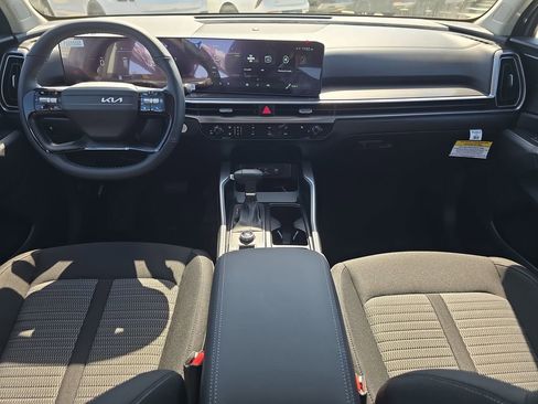 New 2026 Kia Sorento LX FWD image 12