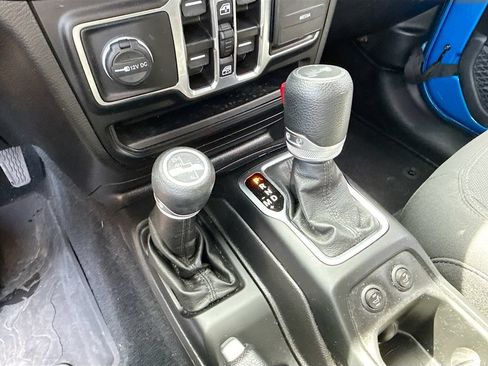 Used 2022 Jeep Wrangler Unlimited Sport AWD/4WD image 16