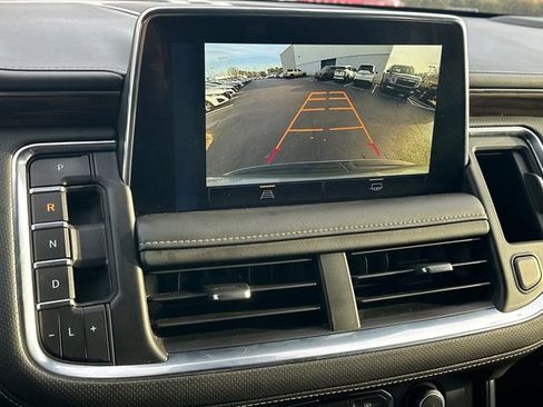 Used 2024 Chevrolet Suburban Premier image 22