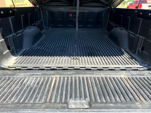 Used 2007 GMC Sierra 2500 SLE w/ EZ-Lift Tailgate Package image 20