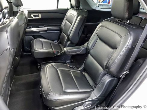 Certified 2021 Ford Explorer XLT w/ Equipment Group 202A image 11