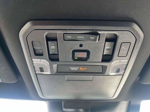 Used 2025 Toyota Sequoia Platinum AWD/4WD image 34