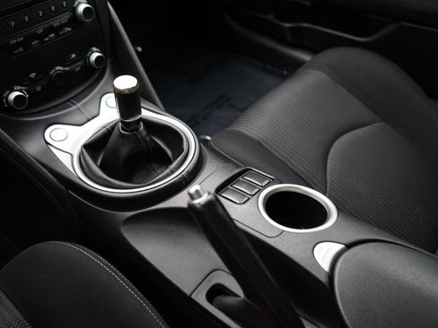 Used 2016 Nissan 370Z Coupe image 39