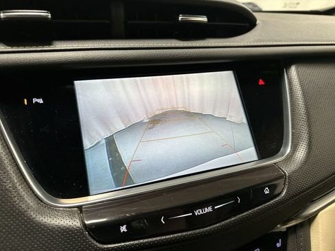 Used 2019 Cadillac XT5 AWD image 12
