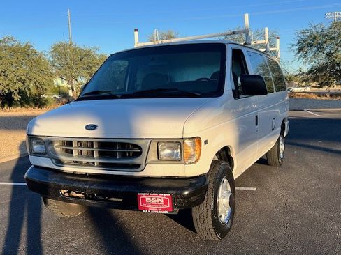 Used 1999 Ford E-350 and Econoline 350 Wagon image 1