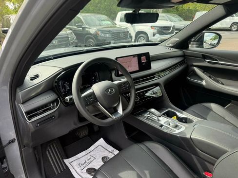 Used 2025 INFINITI QX60 Luxe w/ Black Edition image 3