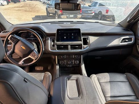 Used 2023 Chevrolet Suburban Premier image 12