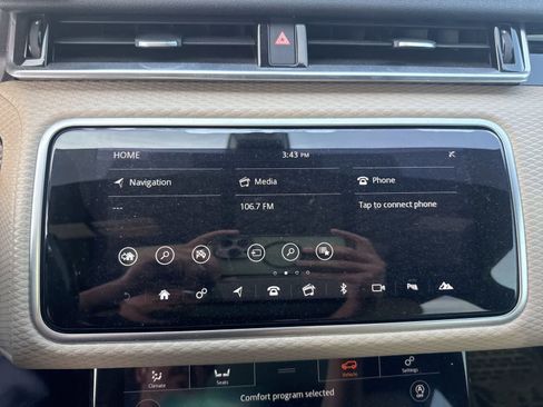 Used 2018 Land Rover Range Rover Velar R-Dynamic SE image 24