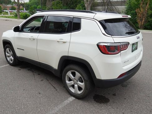 Used 2019 Jeep Compass Latitude AWD/4WD image 12