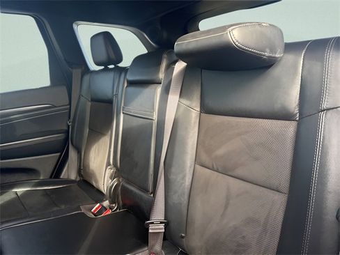 Used 2020 Jeep Grand Cherokee Laredo w/ Quick Order Package 2BN North image 23