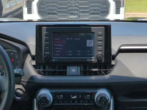 Used 2022 Toyota RAV4 XLE FWD image 17