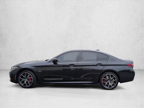 Used 2023 BMW 530e w/ M Sport Package RWD image 7