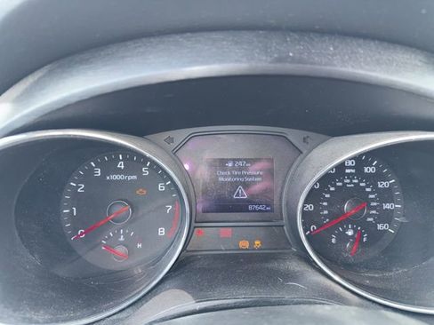 Used 2019 Kia Sedona L image 8