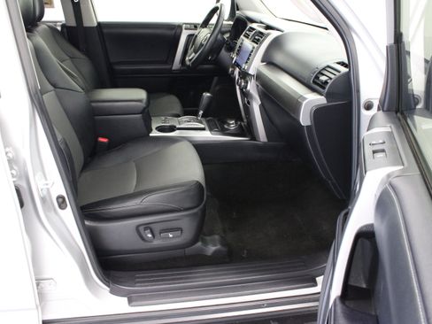 Used 2021 Toyota 4Runner SR5 Premium AWD/4WD image 36