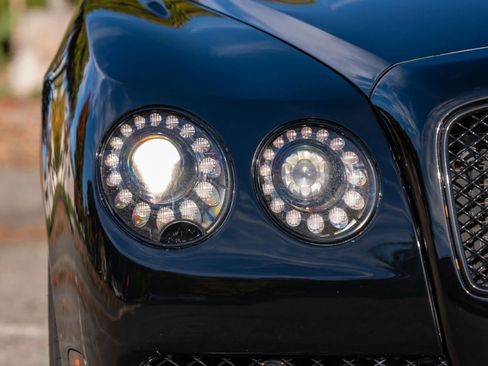 Used 2015 Bentley Flying Spur V8 image 10