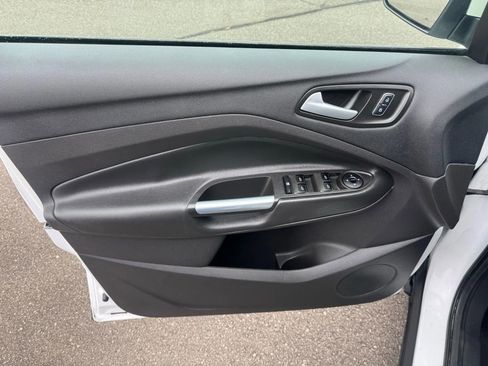 Used 2016 Ford Escape SE image 23