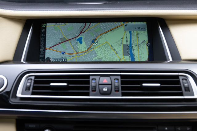 Used 2013 BMW 760Li RWD image 82