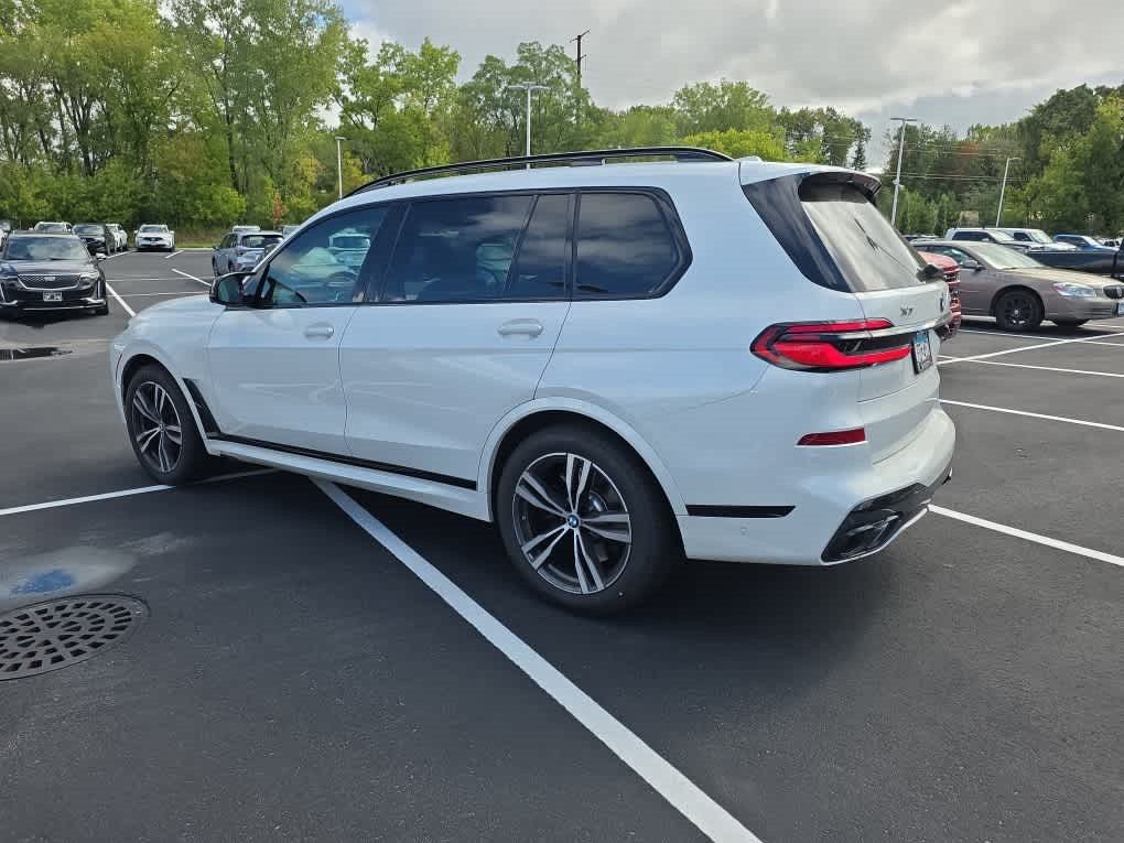 Used 2024 BMW X7 M60i w/ Executive Package AWD/4WD image 4
