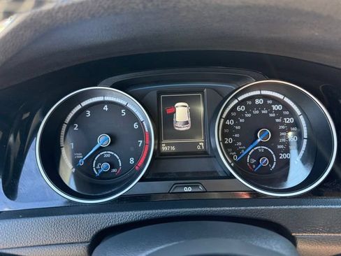 Used 2016 Volkswagen Golf R 4-Door AWD/4WD image 28