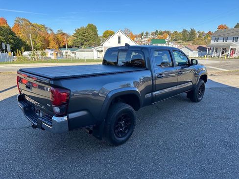 Used 2019 Toyota Tacoma SR5 image 6