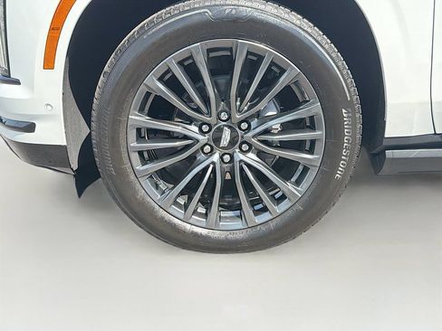 Certified 2025 Cadillac Escalade ESV Sport Platinum AWD/4WD image 45
