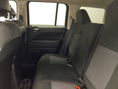 Used 2016 Jeep Patriot Latitude image 18