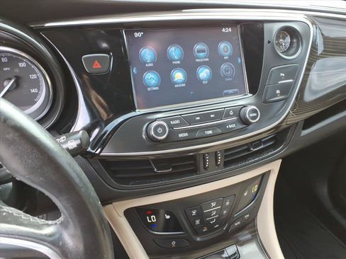 Used 2020 Buick Envision Essence FWD image 27