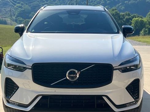 Used 2023 Volvo XC60 B5 Plus w/ Climate Package FWD image 5