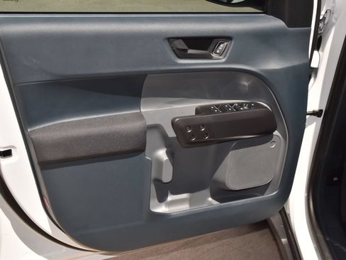Certified 2024 Ford Maverick XL FWD image 33