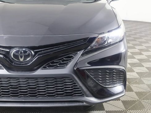 Used 2024 Toyota Camry SE image 15