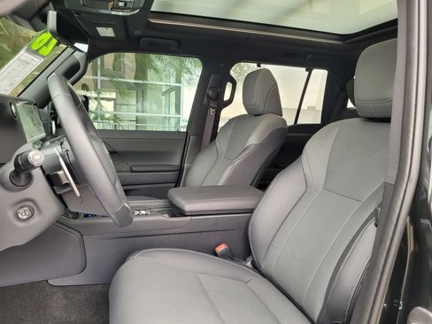 Used 2026 Lexus GX 550 AWD/4WD image 12