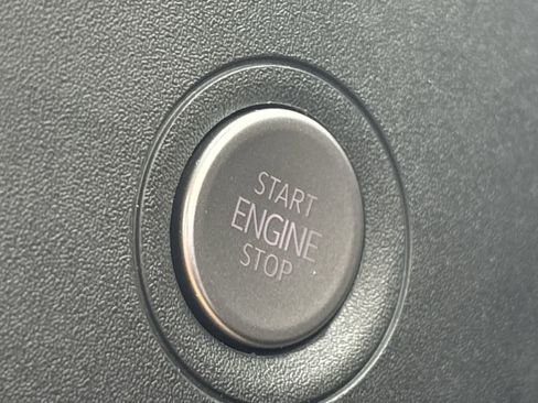 Used 2024 Volkswagen ID.4 S image 34