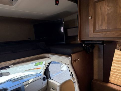 Used 2016 Ford E-450 and Econoline 450 Super Duty w/ Motorhome Prep Package image 42