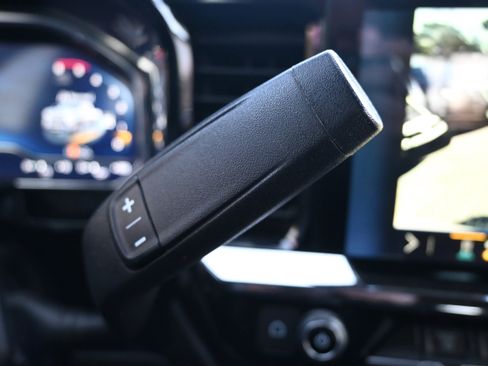 Used 2025 Chevrolet Silverado 2500 ZR2 w/ Technology Package image 26